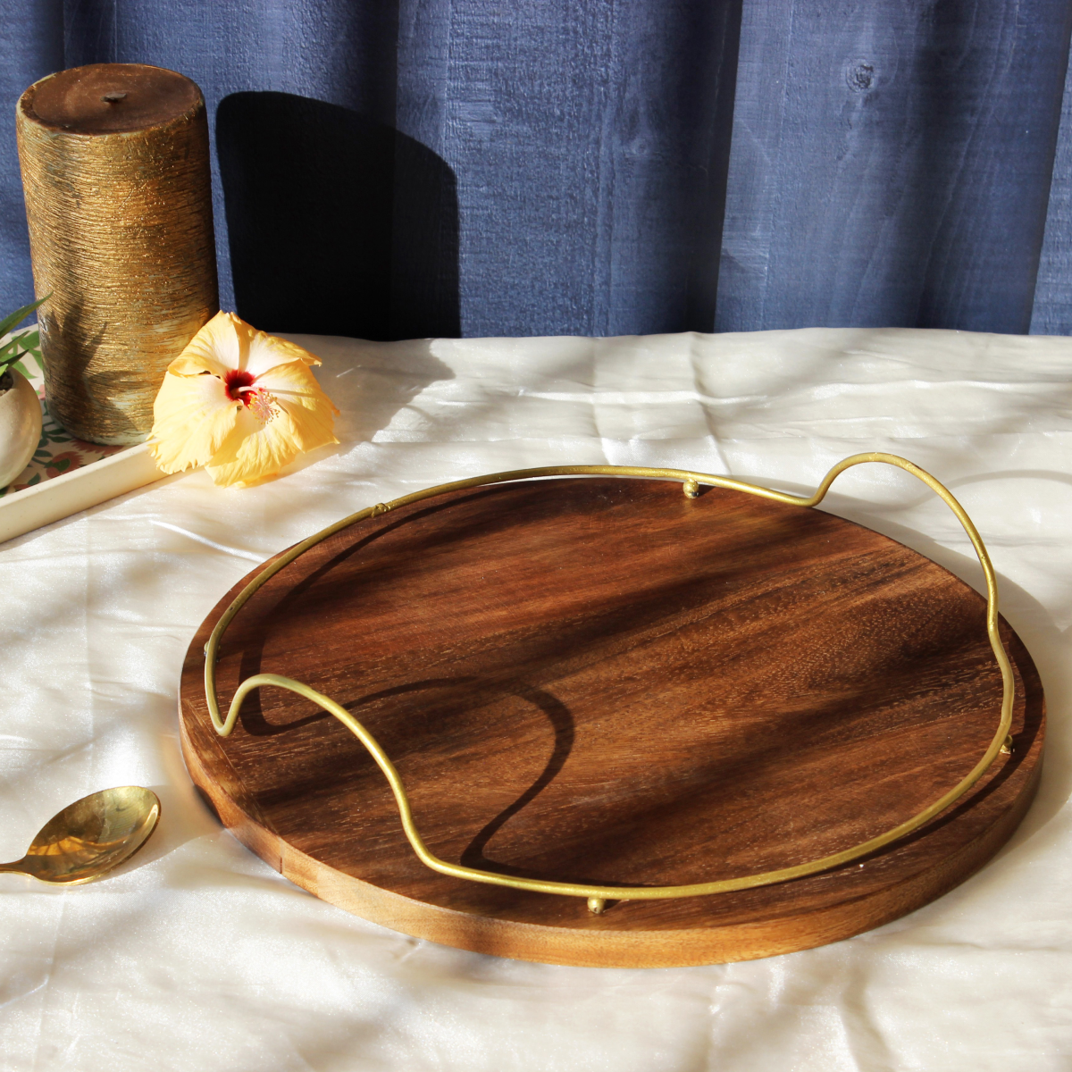 Minimalist Hoop Handle Round Acacia Platter