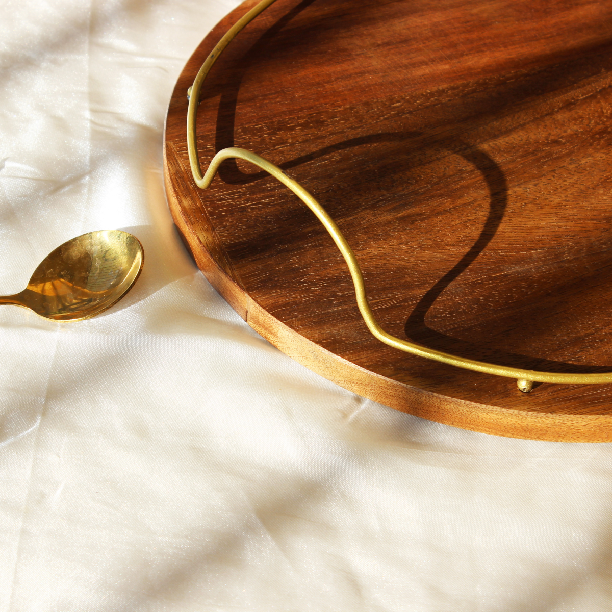 Minimalist Hoop Handle Round Acacia Platter