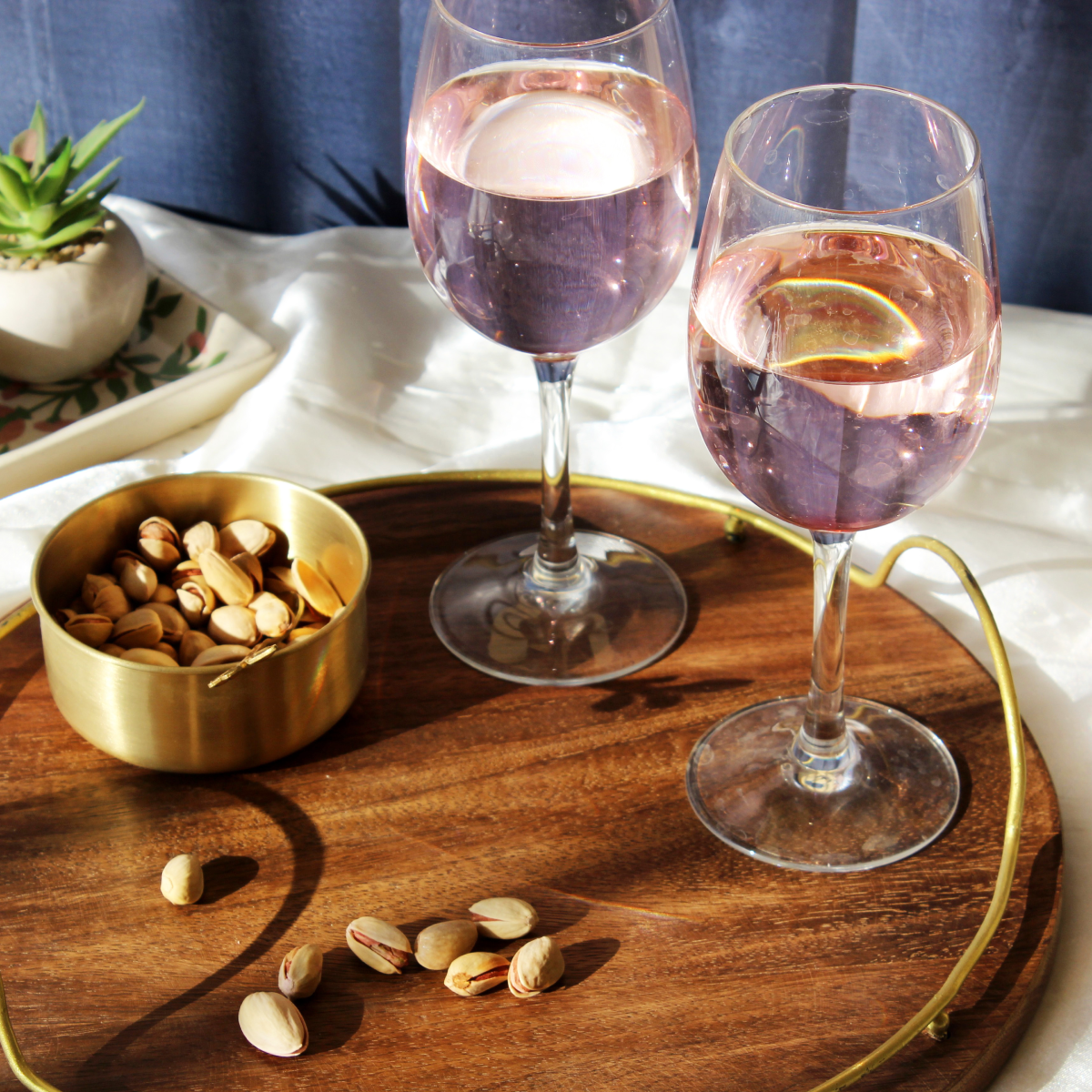 Minimalist Hoop Handle Round Acacia Platter