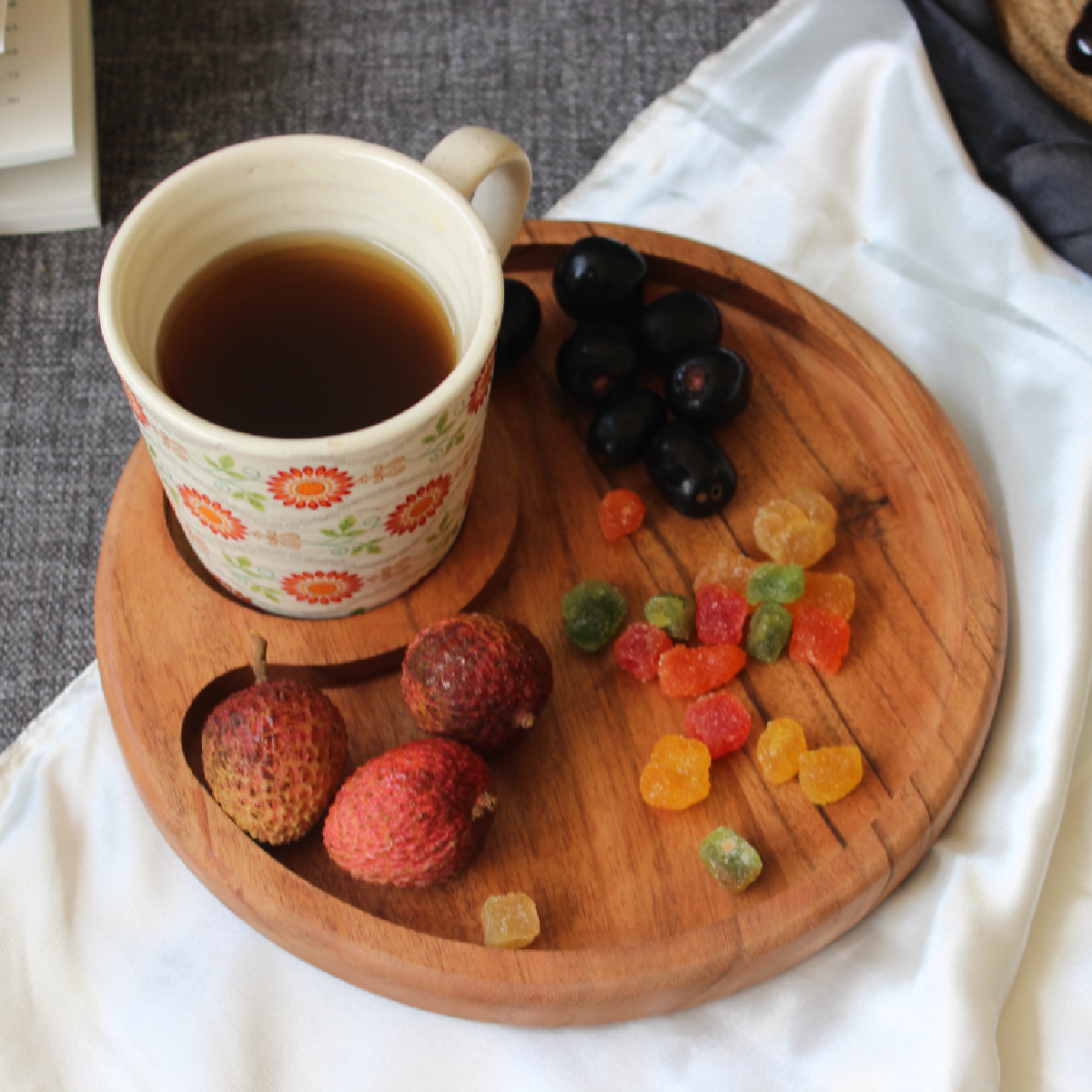 Acacia Crescent Edge Tray