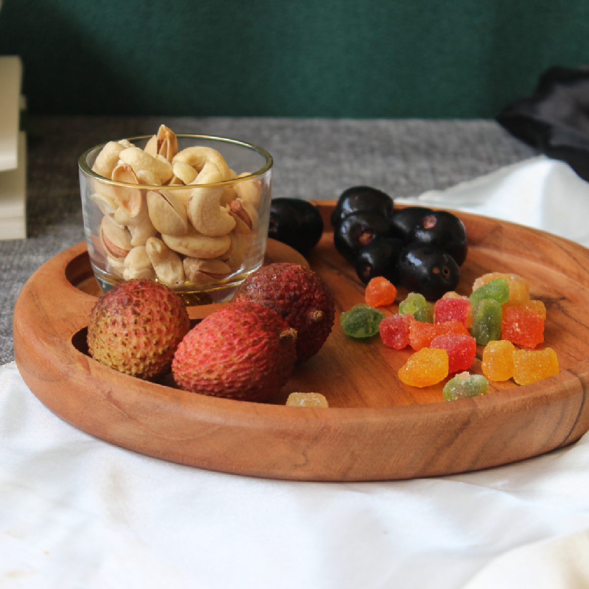 Acacia Crescent Edge Tray