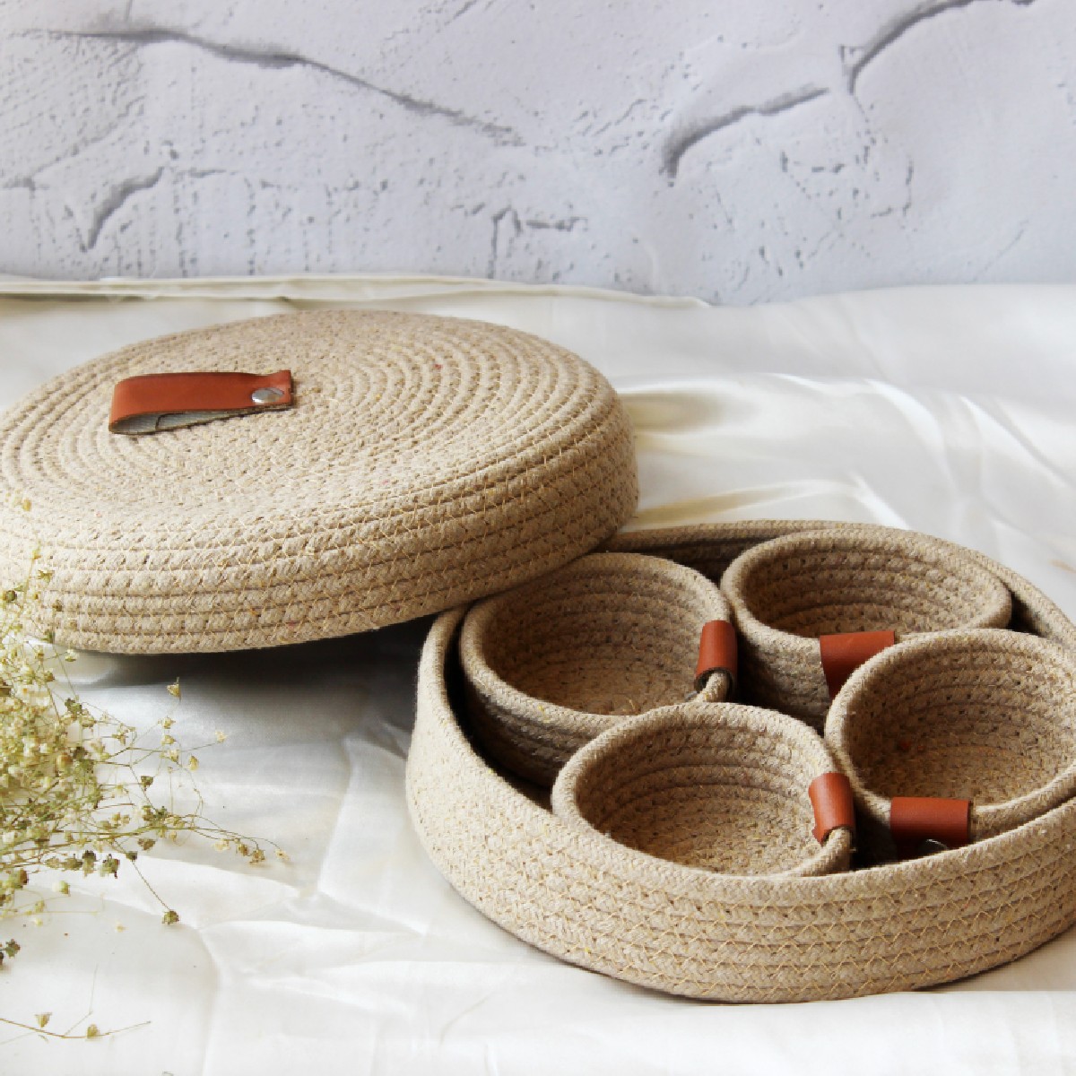 Warm Tan Rope Crafted Serving Set with 4 Bowls (Size- 23*23*6 cm , Weight - 450 gm)