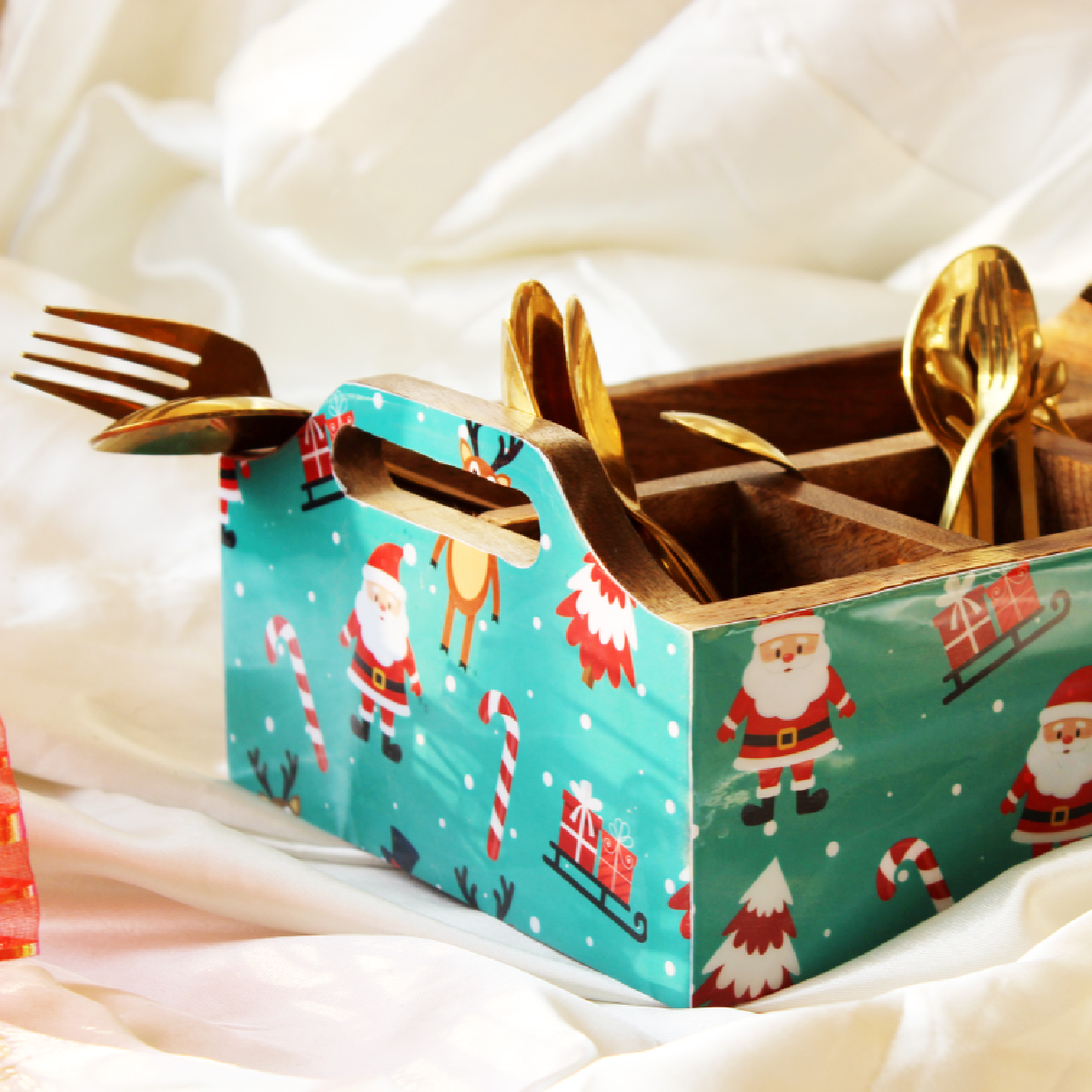 Jingle & Jolly MangoWood Cutlery Holder