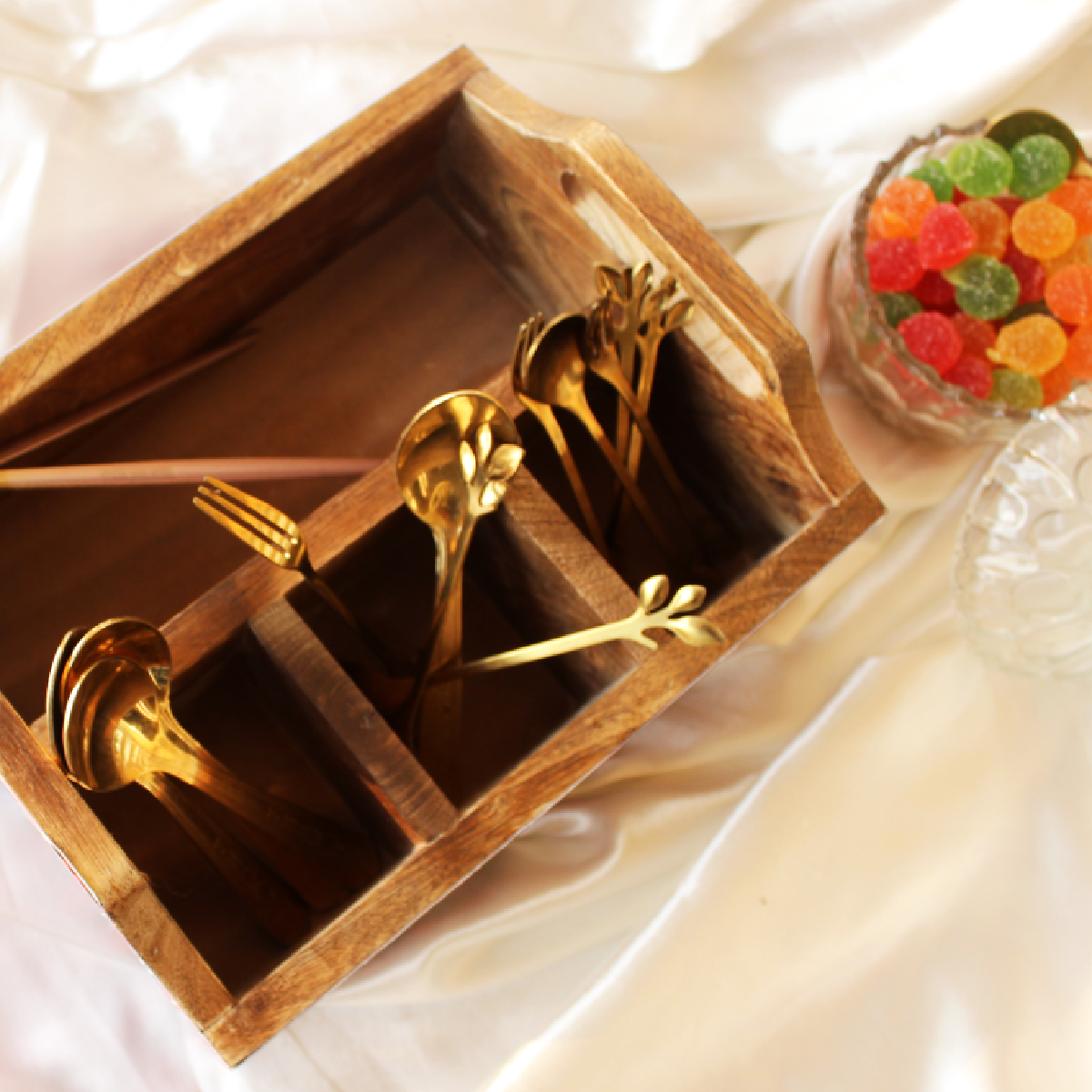 Snowflake Fantasy MangoWood Cutlery Holder