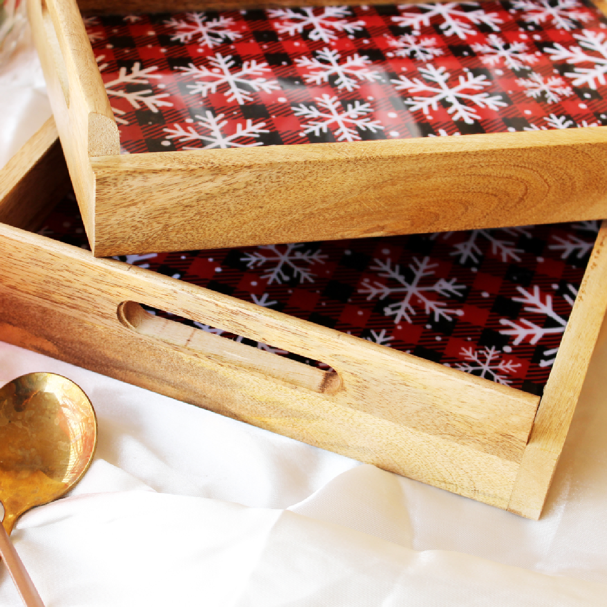 Snowflake Fantasy MangoWood Serving Tray