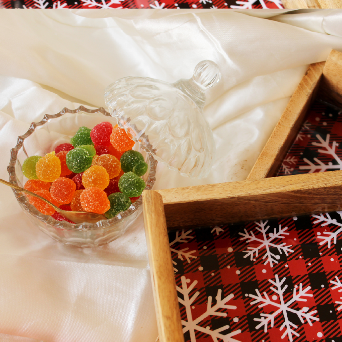 Snowflake Fantasy MangoWood Serving Tray