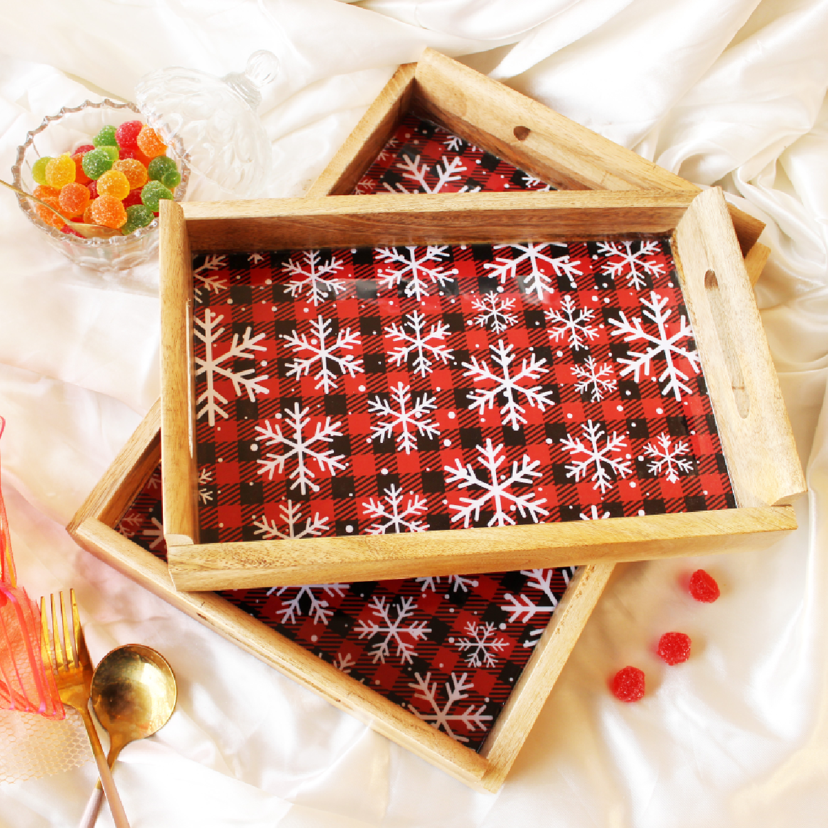 Snowflake Fantasy MangoWood Serving Tray